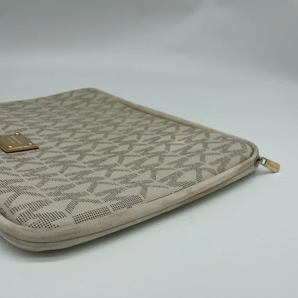Michael Kors Laptop Case - Picture 10 of 14